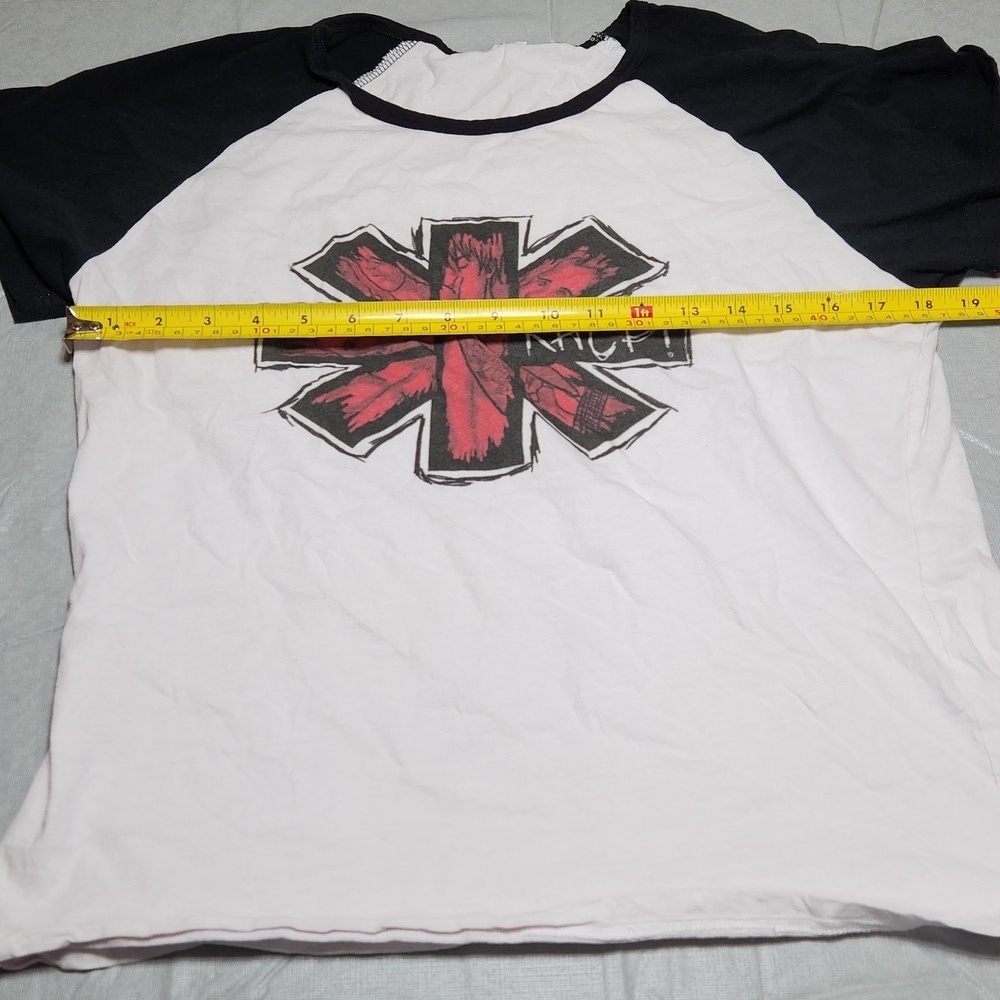 Red Hot Chili Peppers T-Shirt - Picture 3 of 6